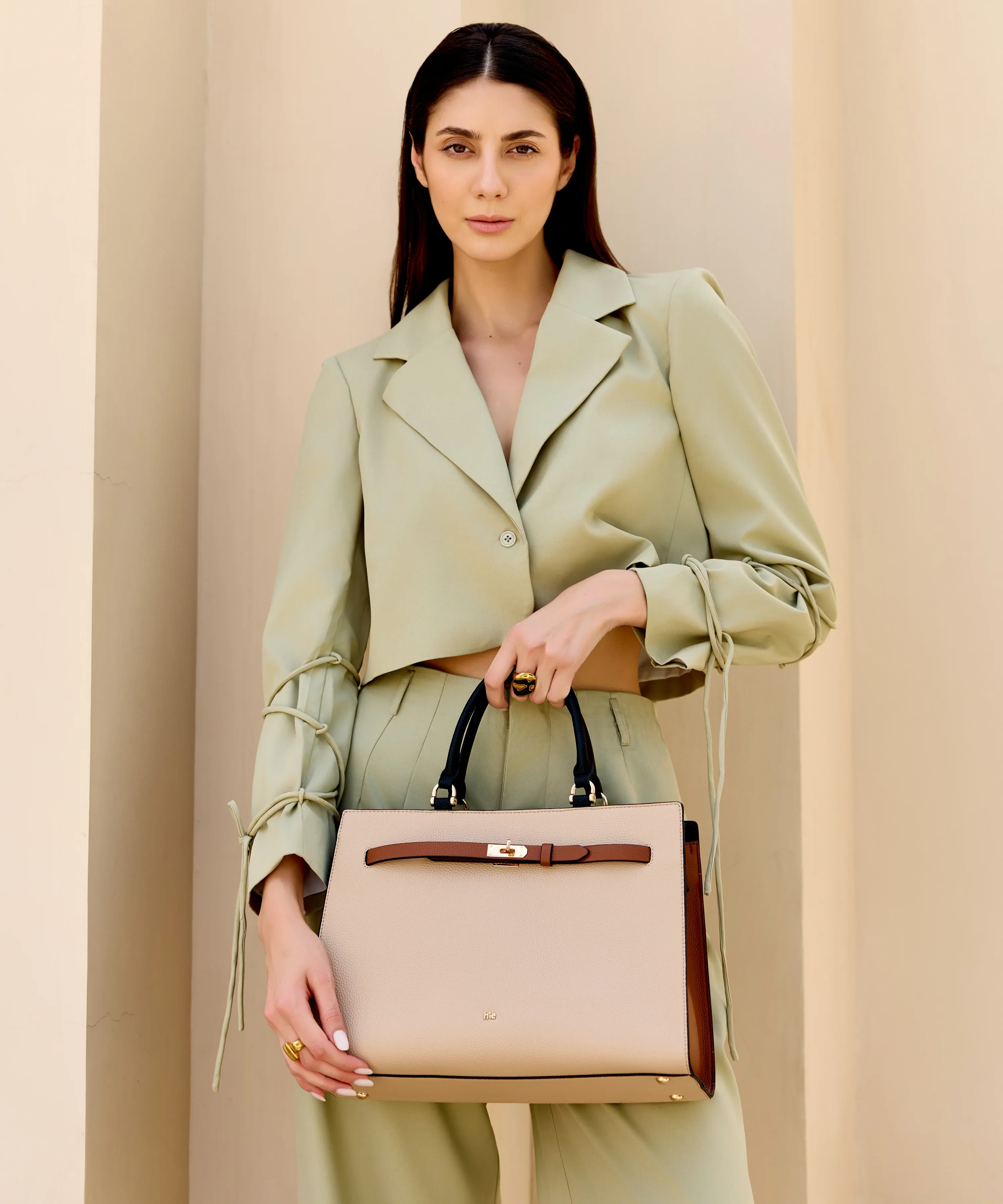 Aeris Satchel - Image 2